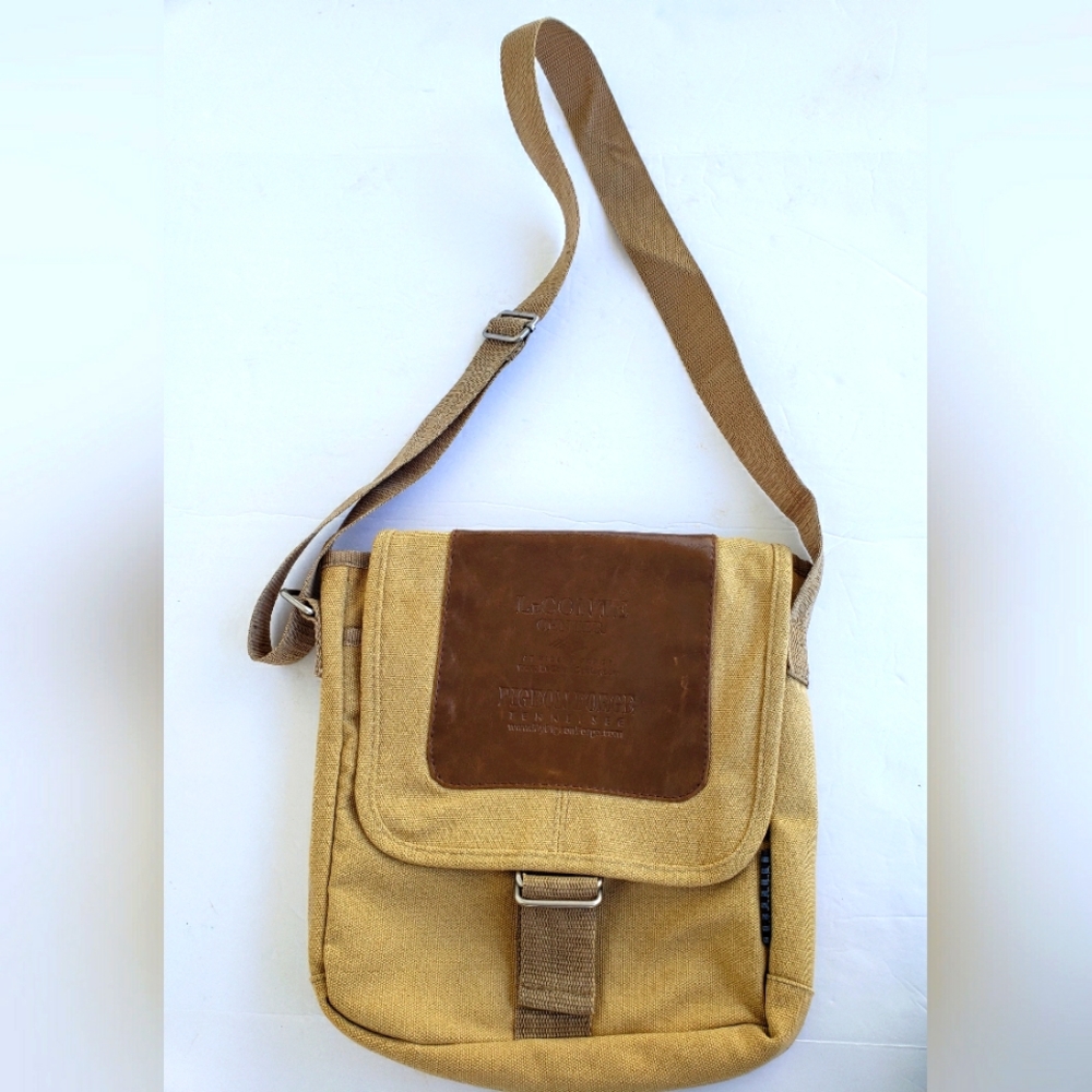 LEEDS PIEGON FORGE TN Canvas Crossbody Bag!